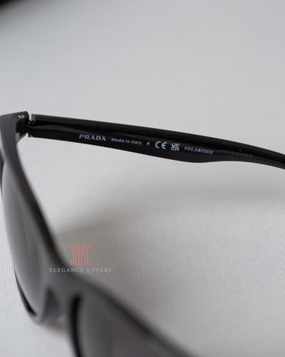 نظارة شمسية رجالية ماركة برادا