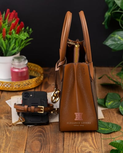 شنطة كتف ماركة مايكل كورس بني/جملي سيقنتشر