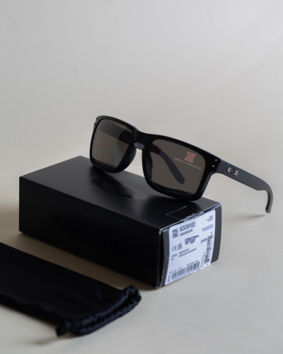 نظارة شمسية رجالية ماركة اوكلي (بولارايزد)