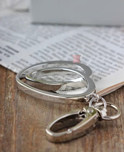 ميدالية مفاتيح ماركة كالفين كلاين