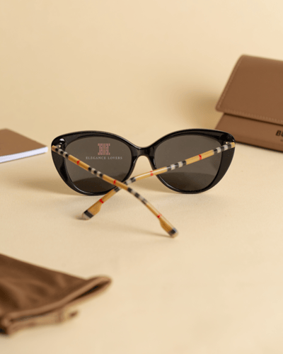 نظارة شمسية نسائية ماركة بربري BE4407