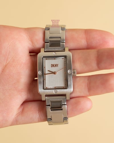 ساعة نسائية ماركة دكني NY6662