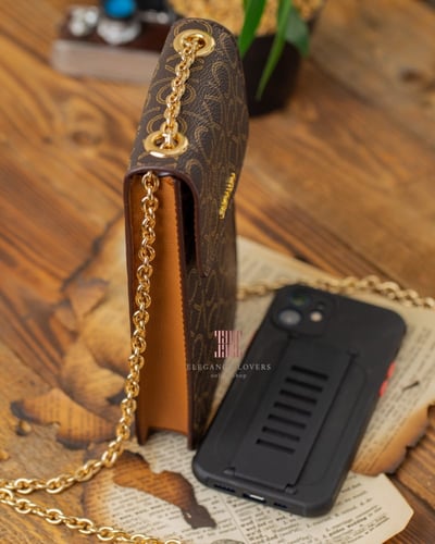 شنطة كروس ماركة كالفين كلاين