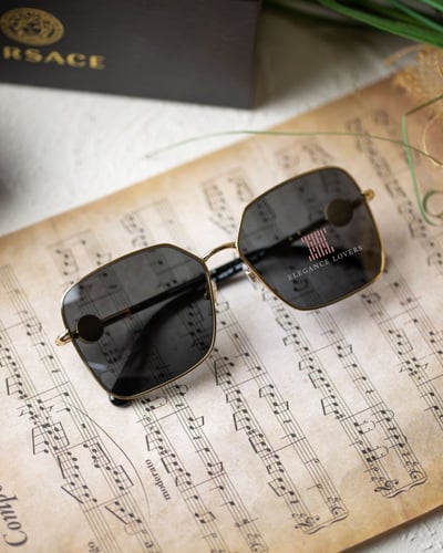 نظارة شمسية نسائية ماركة فرزاتشي