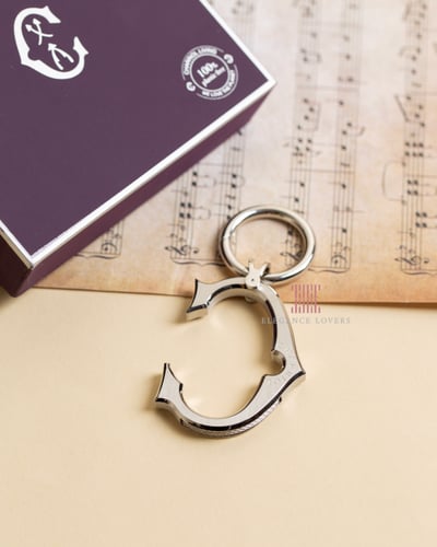 ميدالية مفاتيح ماركة شاريول