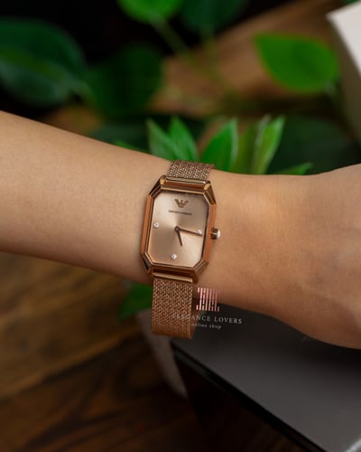 ساعة نسائية ماركة امبريو ارماني