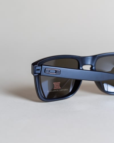 نظارة شمسية رجالية ماركة اوكلي (بولارايزد)