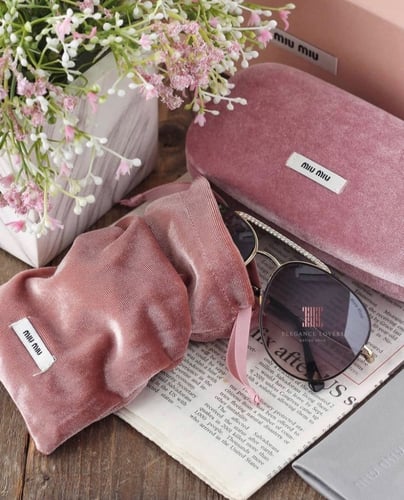 نظارة شمسية نسائية ماركة ميو ميو - Miu Miu Black C...