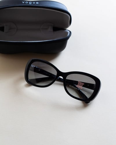 نظارة شمسية نسائية ماركة فوج - Black with Crystals