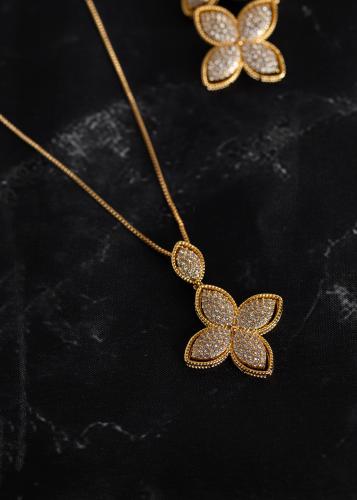 طقم كريستال سلسال + حلق روبرتو كوين ديزاين ماركة E...