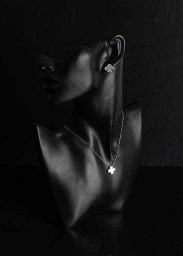 طقم صدف سلسال + حلق فان كليف ديزاين ماركة Elegance...