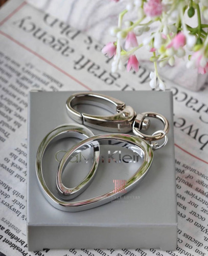 ميدالية مفاتيح ماركة كالفين كلاين