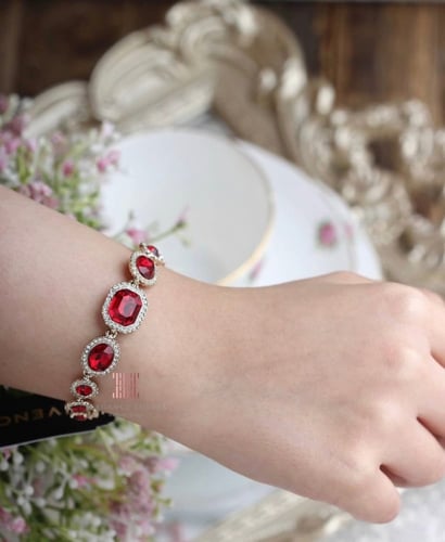 إسوارة كريستال مطلي ماركة جيفنشي