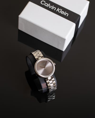 ساعة نسائية كريستال ماركة كالفين كلاين - Silver wi...