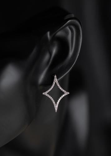 حلق لوي فيتون ديزاين مطلي ذهب ماركة Elegance Lover...