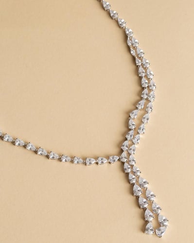 طقم شبيه ألماس تصميم Graff مطلي ذهب أبيض عيار 18 م...