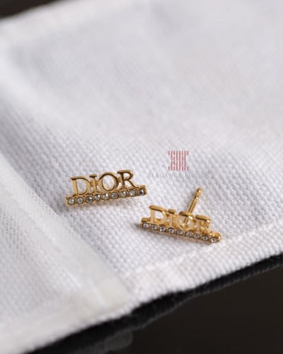 حلق ماركة ديور - Dior Letters Earrings