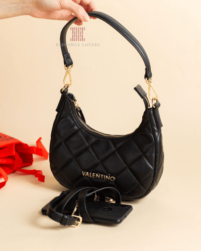 شنطة كتف ماركة فلنتينو - Half Moon Black Leather