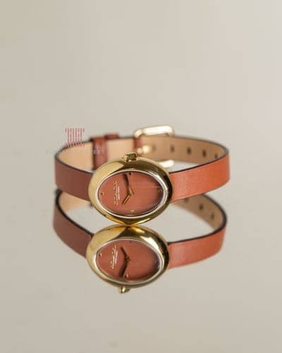 ساعة نسائية ماركة كوتش - Oval cramel Strap