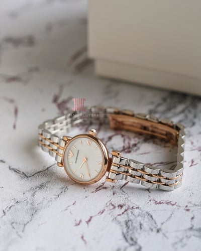 ساعة نسائية ماركة امبريو ارماني