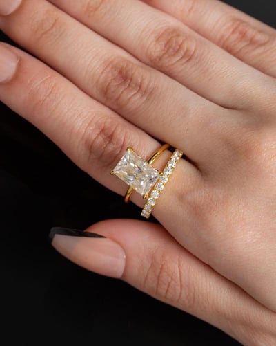 طقم خواتم (Gold Radiant Set) فضة مُرصعة بحجر الموي...