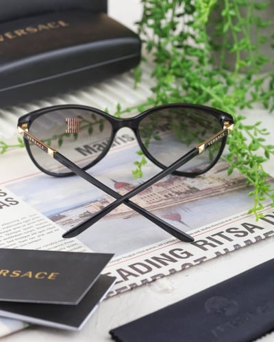 نظارة شمسية نسائية ماركة فرزاتشي