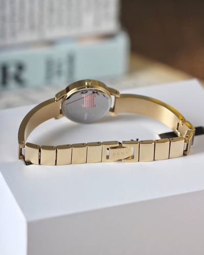 ساعة نسائية ماركة دكني NY2307