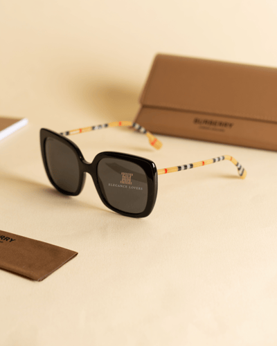 نظارة شمسية نسائية ماركة بربري BE4323