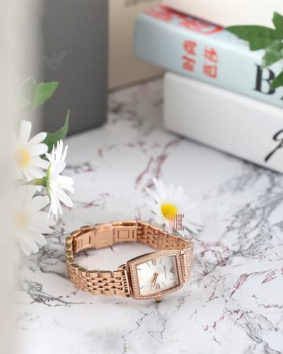 ساعة نسائية كريستال ماركة امبريو ارماني AR11406