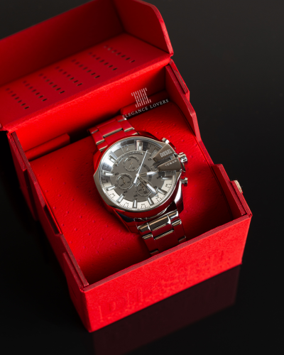 ساعة رجالية ماركة ديزل DZ4652