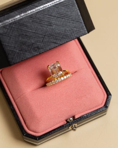 طقم خواتم Gold Emerlad Set فضة مُرصعة بحجر المويسن...