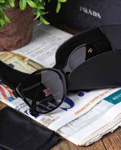 نظارة شمسية نسائية ماركة برادا