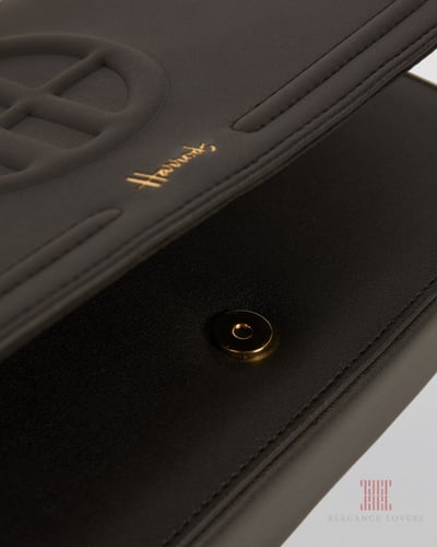 شنطة كروس ماركة هارودز