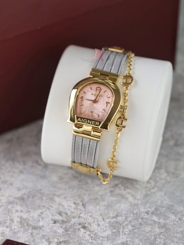 طقم نسائي ساعة + إسوارة + محفظة بطاقات ماركة اقنر...