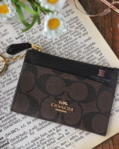 محفظة بطاقات ماركة كوتش