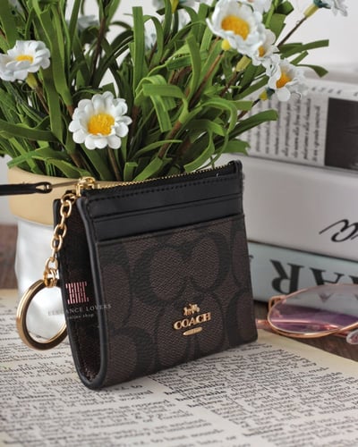 محفظة بطاقات ماركة كوتش