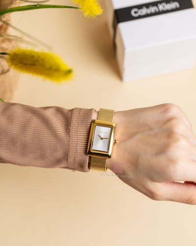 ساعة نسائية ماركة كالفين كلاين