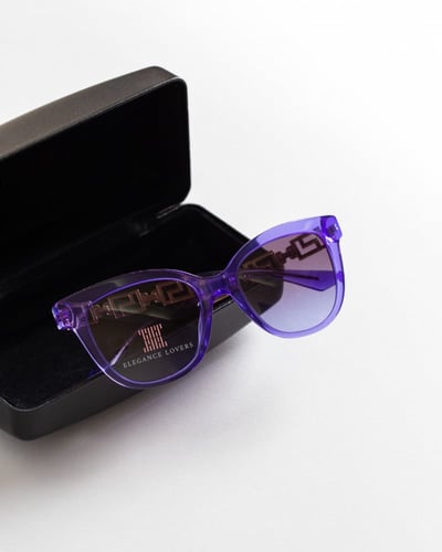 نظارة شمسية نسائية ماركة فرزاتشي