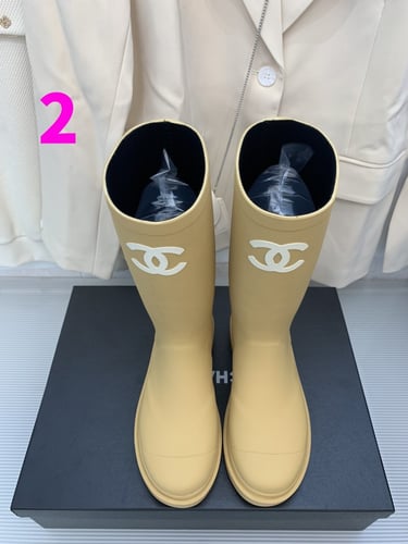 بوت نسائي انيق