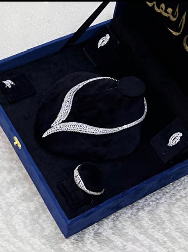 طقم زيركون فاخر من 4 قطع