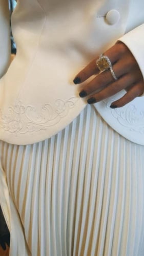 بدله قطعتين