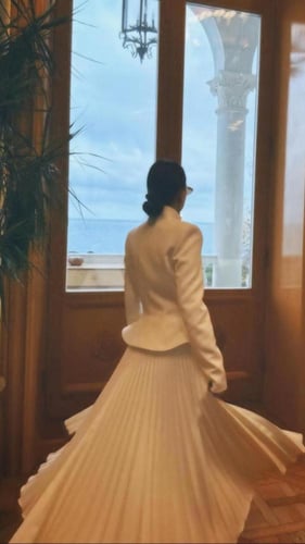 بدله قطعتين