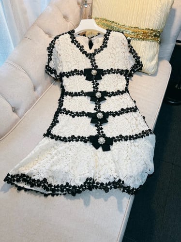 فستان دانتيل قصير