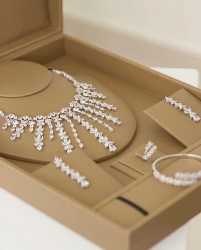 طقم راقي مكون من 4 قطع