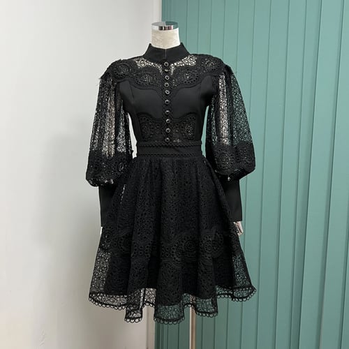 فستان دانتيل قصير