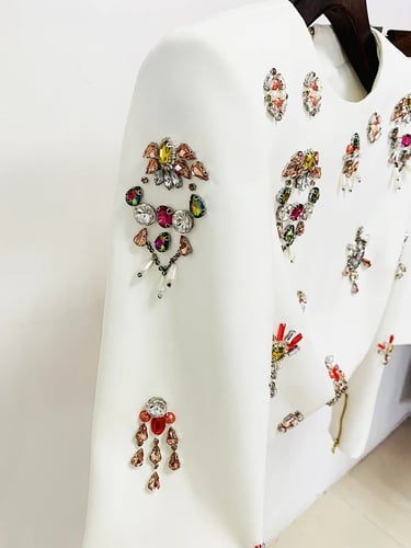 بدلة انيقة كرستال