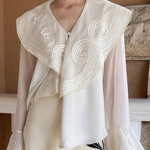 بلوزة باكمام طويلة