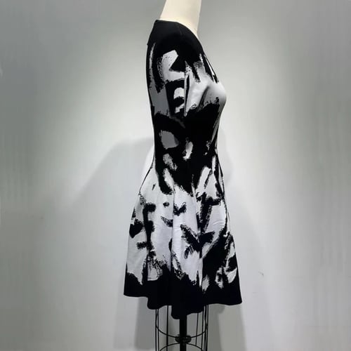 فستان قصير مموج