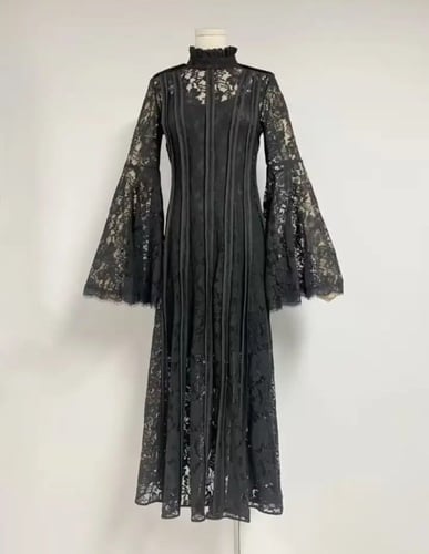 فستان دانتيل