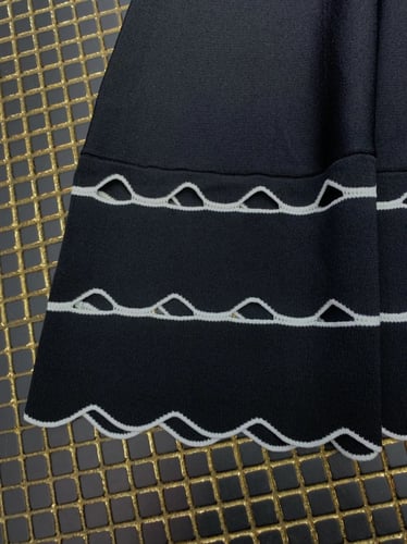 فستان قصير اسود